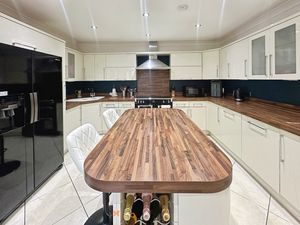 Kitchen- click for photo gallery